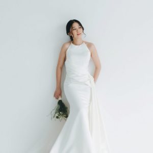 Simple White Halter Neck